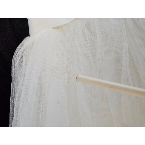 David's Bridal Ball Gown Flower Girl Dress With Heart Cut Out Style #RK1368-SZ 7 - Picture 14 of 15